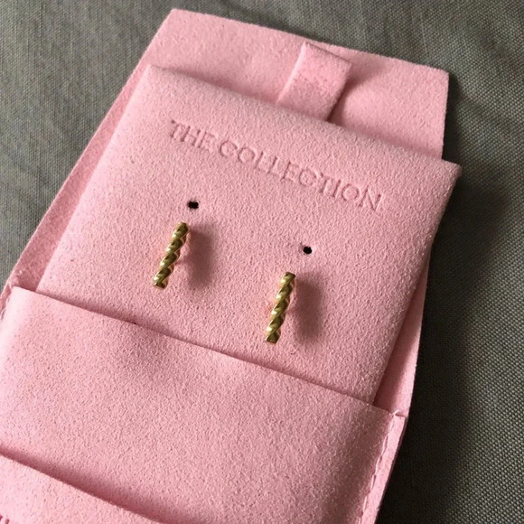 The Collection Ana Croissant Bar Stud 18kt Gold Earrings - Picture 6 of 8